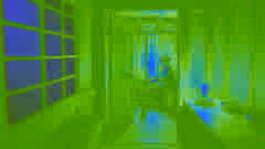 Una puerta cerrada con una suave luz de vela que brilla a través de ella, mientras Yukiko se mueve detrás, creando una atmósfera misteriosa.
