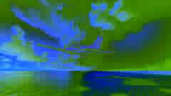 Un pequeño avión privado despega sobre aguas tranquilas, dirigiéndose hacia las nubes de tormenta que se perfilan a lo lejos.