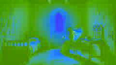 Una joven con largo cabello dorado canta en una habitación en una torre, con su cabello fluyendo por la ventana.