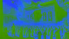 Los sacerdotes y los ciudadanos observan con horror como el sagrado templo de Waset se desmorona, simbolizando el colapso del orden y el equilibrio.