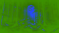 Rodrigo y Elvira huyen a través de un bosque iluminado por la luna, con los hombres de Álvaro pisándoles los talones.