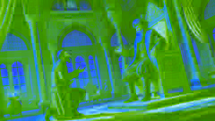 Köroğlu se enfrenta al anciano y débil bey en un palacio ricamente decorado, impartiendo justicia con una expresión seria.