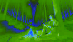 À noite, Lukas senta-se perto de uma fogueira em uma densa floresta de pinheiros, percebendo a presença de um chamois espectral.