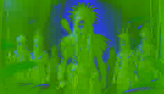 Guerreros indígenas con rostros pintados y armaduras tradicionales emergen de las sombras de la selva, portando lanzas y escudos.