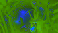 Diego Ayala, un minero robusto, se encuentra inmóvil en un túnel tenuemente iluminado, aferrando su pico mientras un susurro espectral resuena a sus espaldas.