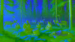 Músicos tocando flautas ante una multitud de renos en un claro de un bosque de Carelia.