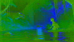 Luyando se arrodilla en la orilla del río, contemplando las huellas que llevan hacia el agua. Un cocodrilo oculto observa desde las sombras.