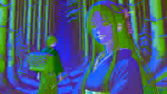 Minokichi se encuentra con Oyuki en un bosque cubierto de nieve; ella sonríe cálidamente, vestida con un kimono blanco, mientras él se acerca con cautela.