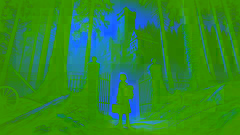 Clara Weiss está de pie en un claro de la Selva Negra, contemplando el castillo de Grafen, con sus muros cubiertos de hiedra y sus puertas oxidadas.