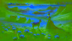 Elise und Schnee grasen auf smaragdgrünen Alpensüdhängen, die mit Edelweißblumen übersät sind, unter einem sanften Morgendach.