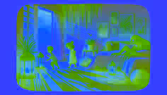 Kinder schlüpfen vorsichtig durch einen schwach beleuchteten Flur, in dem Schatten um sie herumwirbeln.