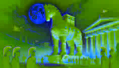 El Caballo de Troya se erige a las puertas de Troya, iluminado por la luz de la luna mientras ciudadanos y soldados se agrupan, llenos de asombro y suspicacia.