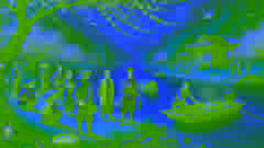 Un pescador se encuentra junto a su bote mientras los aldeanos le despiden, enmarcados por el tranquilo valle y las montañas.