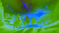 Trois sages voyageant à travers le désert sous la lumière guidante de l'Étoile de Bethléem.