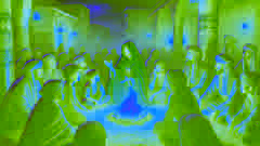 Un misterioso extraño encapuchado cuenta historias junto al fuego a los fascinados aldeanos.