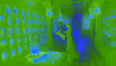 Neithara entdeckt eine verborgene Kammer, die mit alten Schriftrollen und Töpfen gefüllt ist, in denen gefangene Geister eingeschlossen sind. Dabei wird ihr Sargons Verrat bewusst.