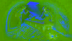 James und Mariana öffnen vorsichtig einen Sarkophag in einer unterirdischen Kammer. Darin entdecken sie Gold, kostbare Artefakte und einen mumifizierten Wächter.