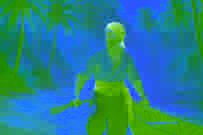 Las altas palmeras susurran mientras Sinbad llega a una isla cubierta de niebla.