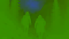 Sherlock Holmes y el Dr. Watson atravesando un sendero nebuloso en las montañas cerca de las cataratas de Reichenbach.