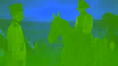 Capitão Edward Sinclair observando seu novo ajudante prussiano, Friedrich Bauer, ao amanhecer no acampamento militar.