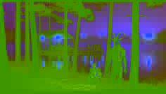 Ojos ámbar resplandecientes se reflejaban en las oscuras aguas del lago mientras una figura acechaba en un muelle de madera bajo la luz de la luna.