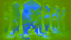 Tansen actuando en la ornamentada corte de mármol del emperador Akbar, con linternas brillando y cortesanos observando con asombro.