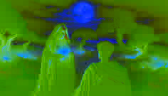 Eine rätselhafte alte Frau unter einem Ernte-Mond, ihre Augen leuchten vor uralter Weisheit und Geheimnis.